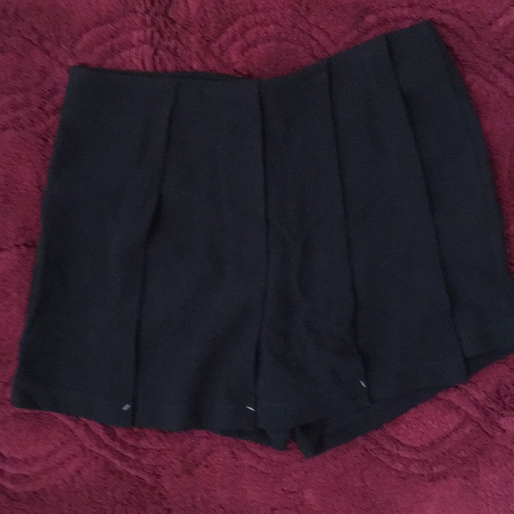 NWOT Sophie Rue sz M Black Skort